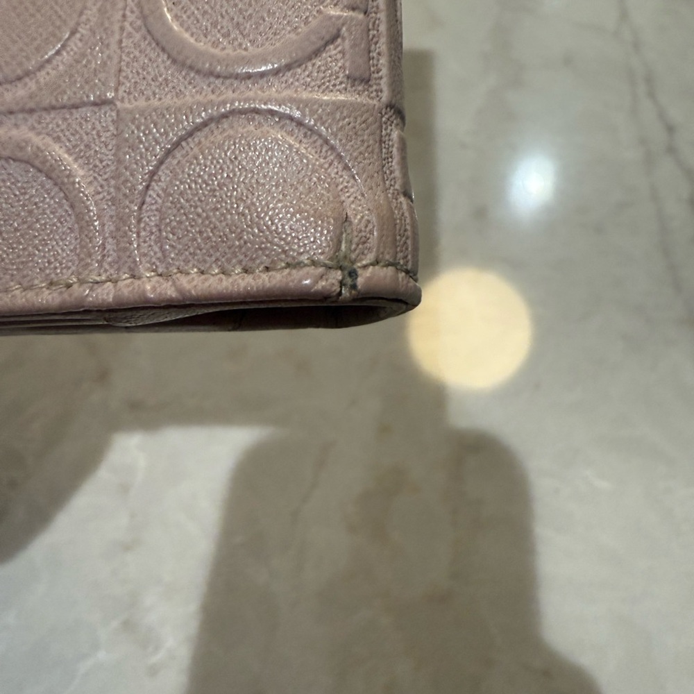 Salvatore Ferragamo Gancini leather beautiful dust rose wallet in chain  in EUC - Picture 16 of 16